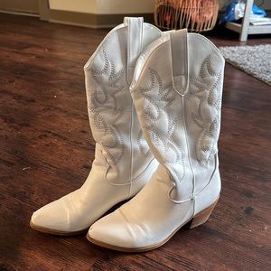 white cowgirl boots
